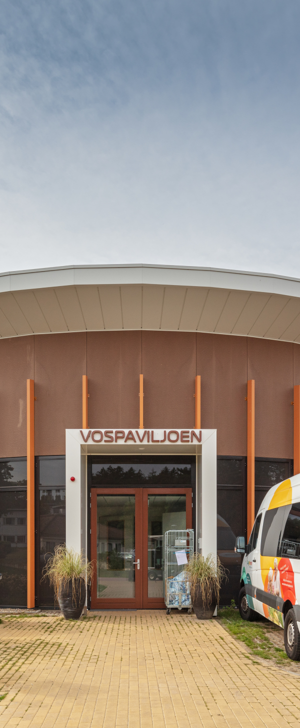 Hellendoorn 38 zorgeenheden en werkgebouw