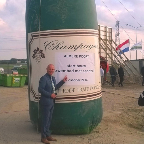 14.10.06 dinand eerste paal.jpg