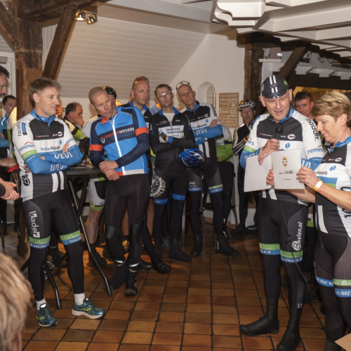 cheque aanbieden.jpg