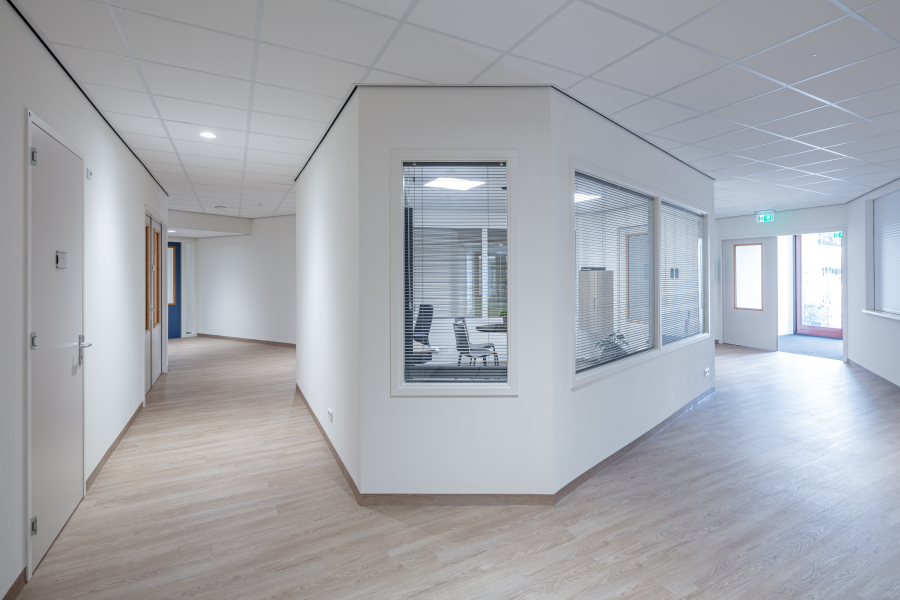 Hellendoorn 38 zorgeenheden en werkgebouw