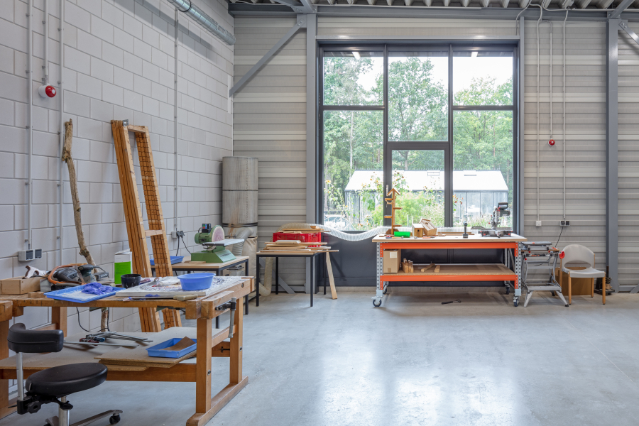 Hellendoorn 38 zorgeenheden en werkgebouw