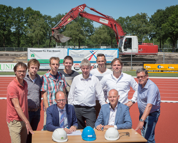 activum20150630-ondertekening.jpg